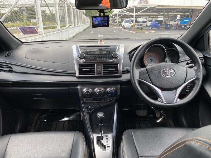 TOYOTA Yaris 1.2E 2014