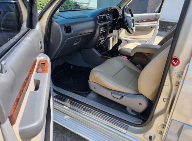 FORD Everest 2003
