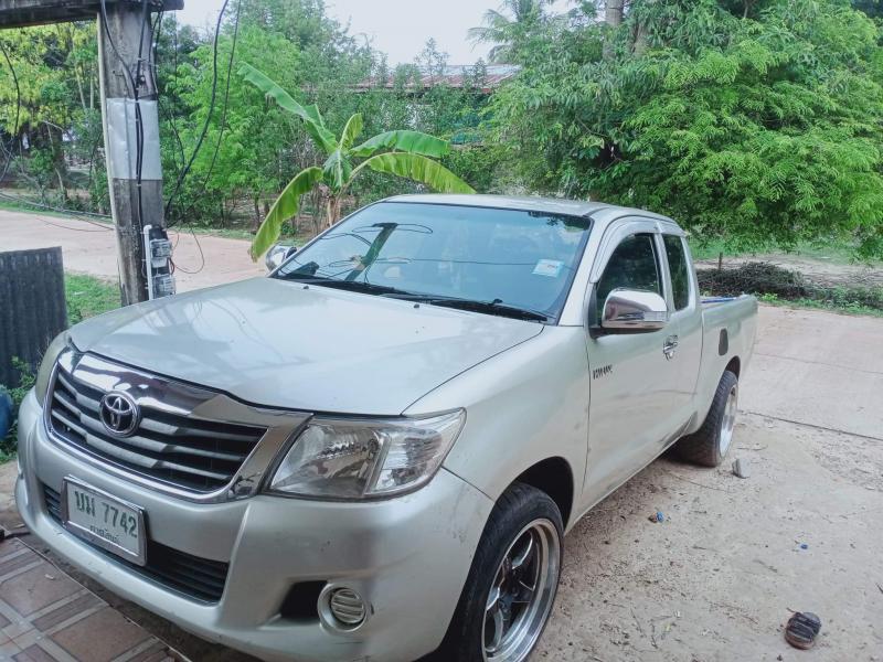 TOYOTA Toyota Hilux vigo 2012