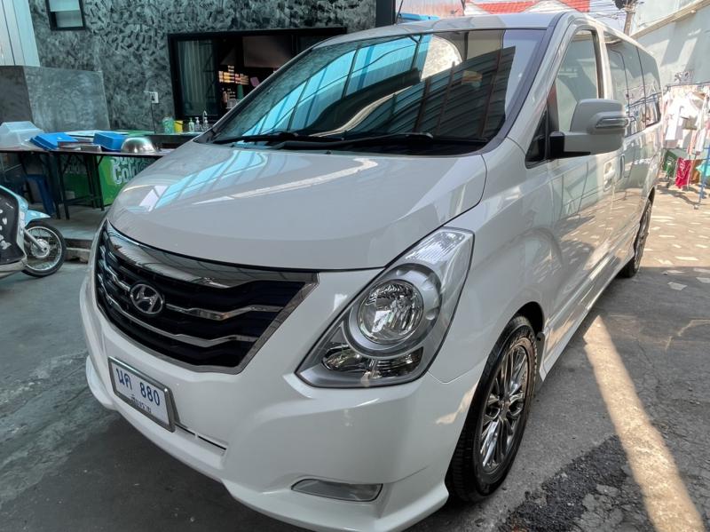 HYUNDAI H1 2015