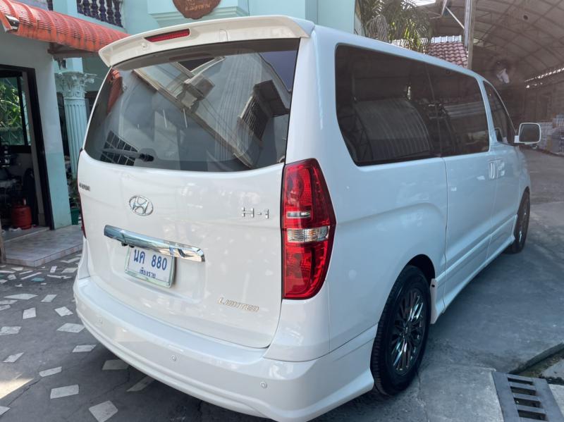 HYUNDAI H1 2015