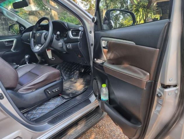 TOYOTA Fortuner 2.4V Navi 2016