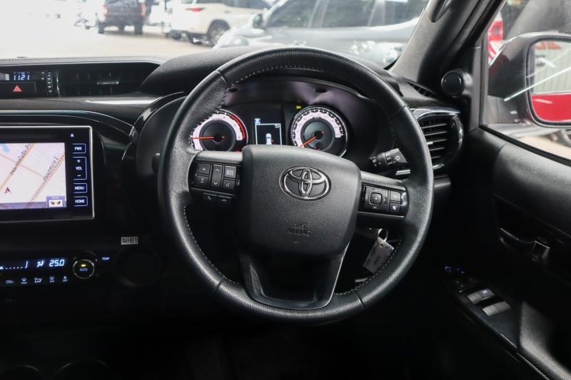 TOYOTA HILUX REVO D-CAB 2020