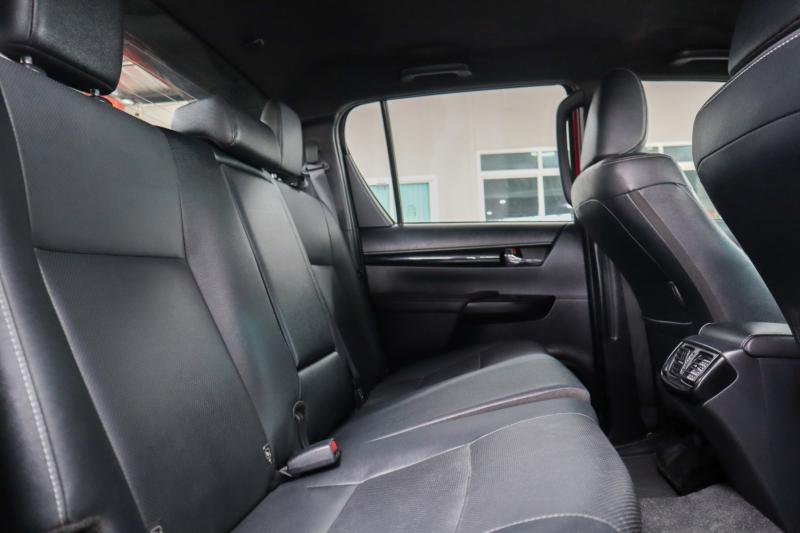 TOYOTA HILUX REVO D-CAB 2020