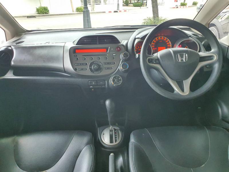 HONDA Jazz 1.5V 2013