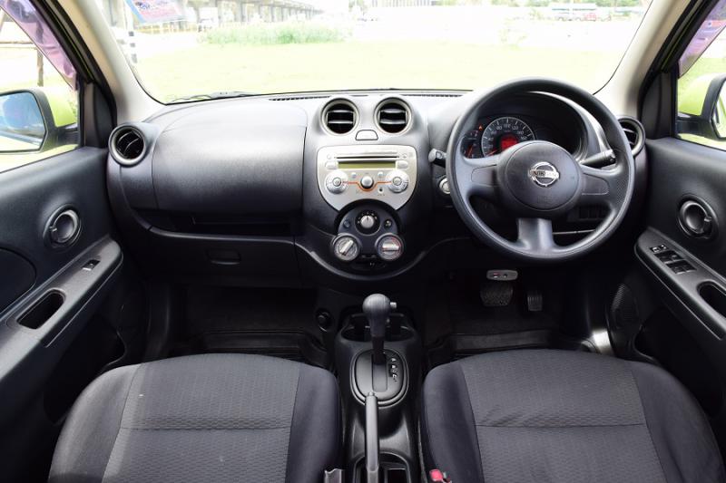 NISSAN EL  2011