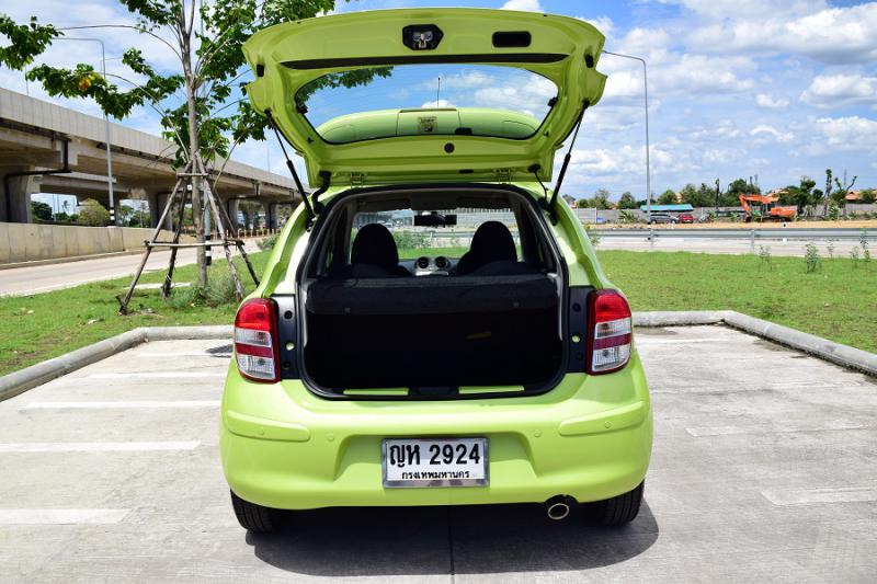 NISSAN EL  2011