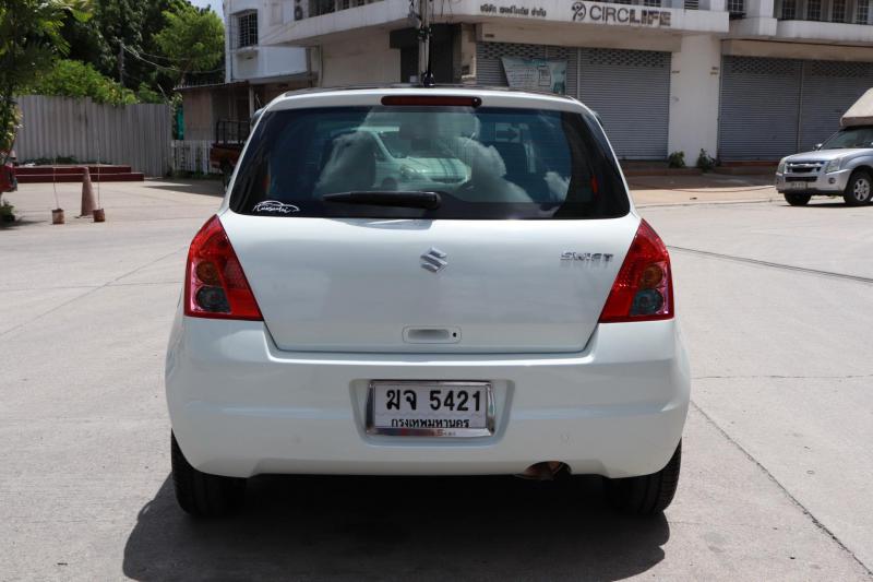 SUZUKI Swift 1.5 GL 2012