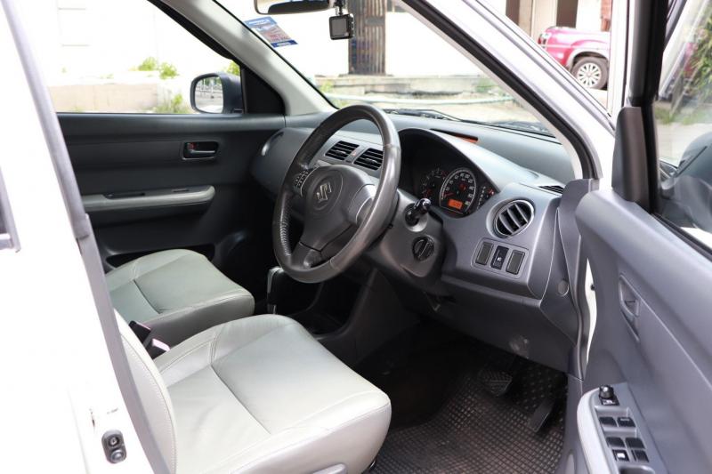SUZUKI Swift 1.5 GL 2012