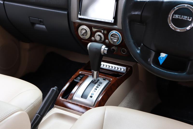 ISUZU Mu-7 3.0 Primo 2007