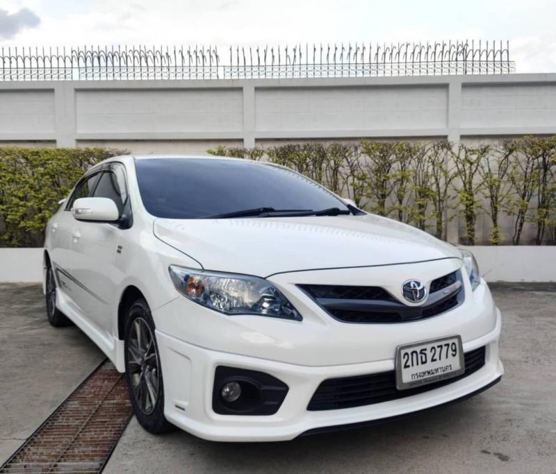 TOYOTA ALTIS  2013