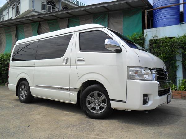 TOYOTA Ventury 2015