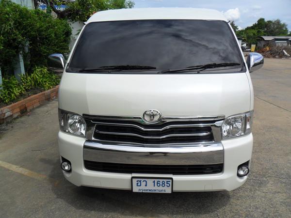 TOYOTA Ventury 2015