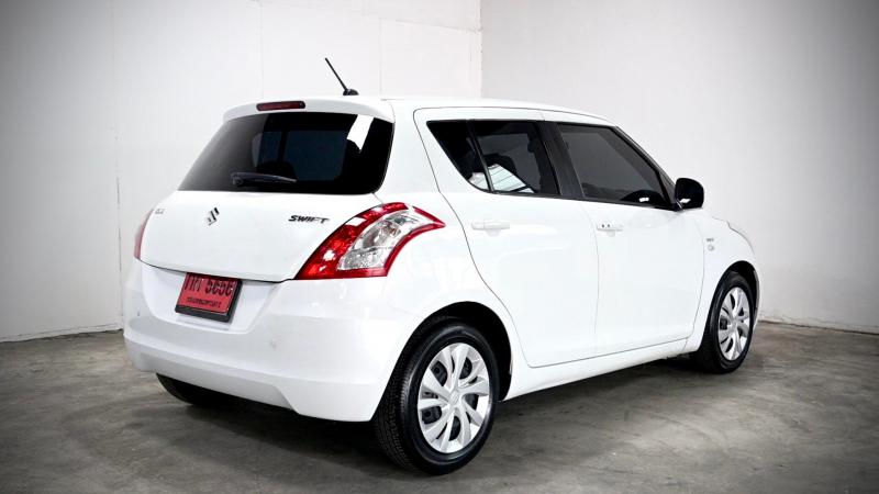 SUZUKI Swift 2015