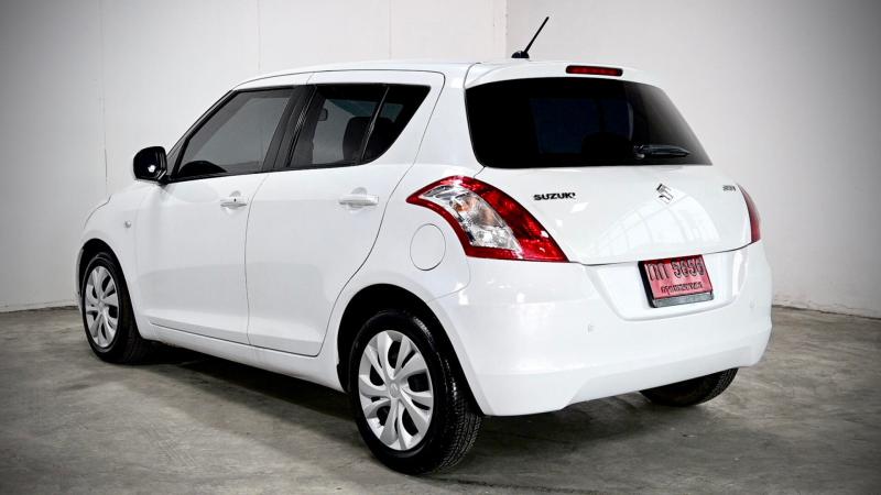 SUZUKI Swift 2015