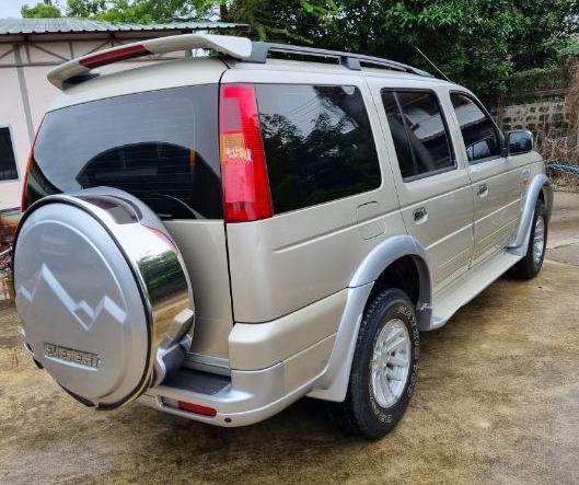FORD Everest 2.5 XLT 2005