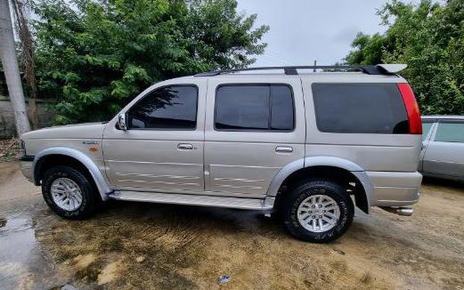 FORD Everest 2.5 XLT 2005