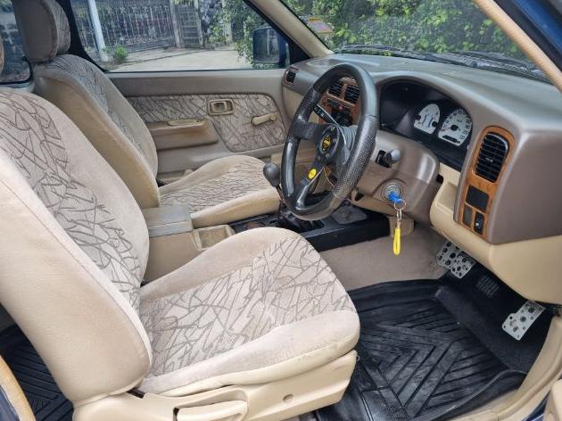 NISSAN FRONTIER 2.7 TL 2004