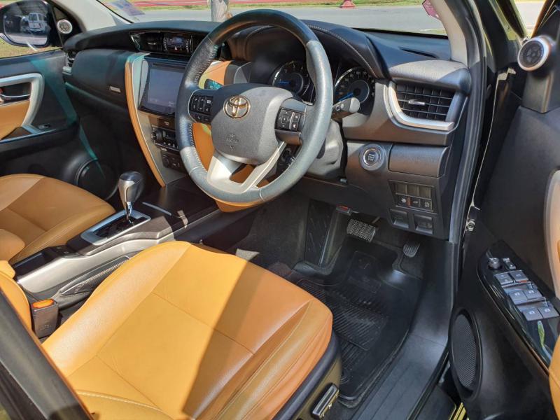 TOYOTA Fortuner 2.8V 4WD 2016