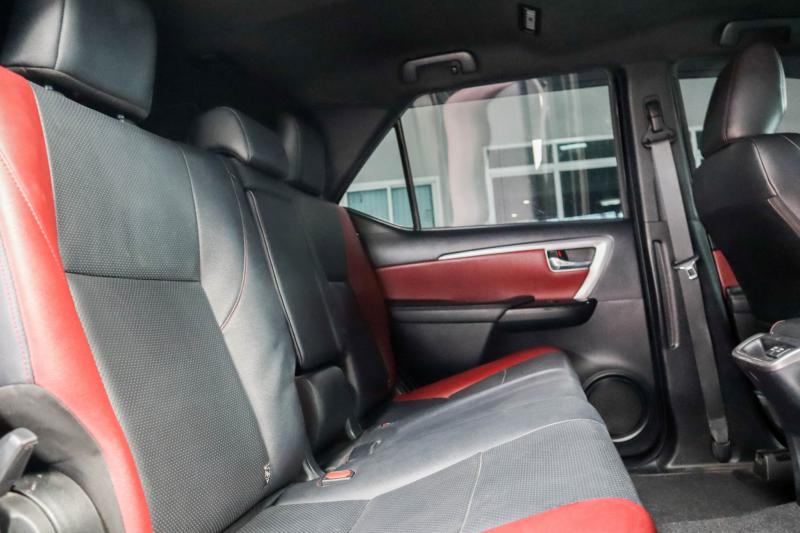 TOYOTA FORTUNER 2.4 LEGENDE 2021