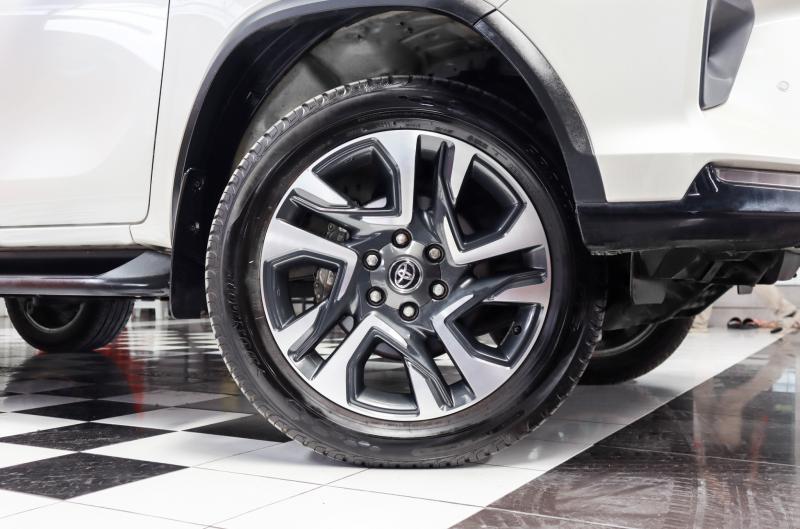 TOYOTA FORTUNER 2.4 LEGENDE 2021