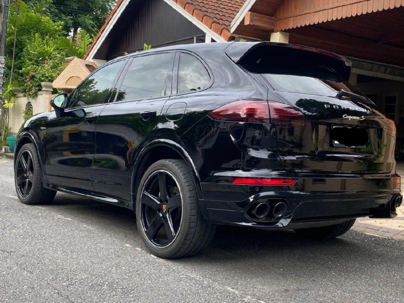 PORSCHE Cayenne 2017