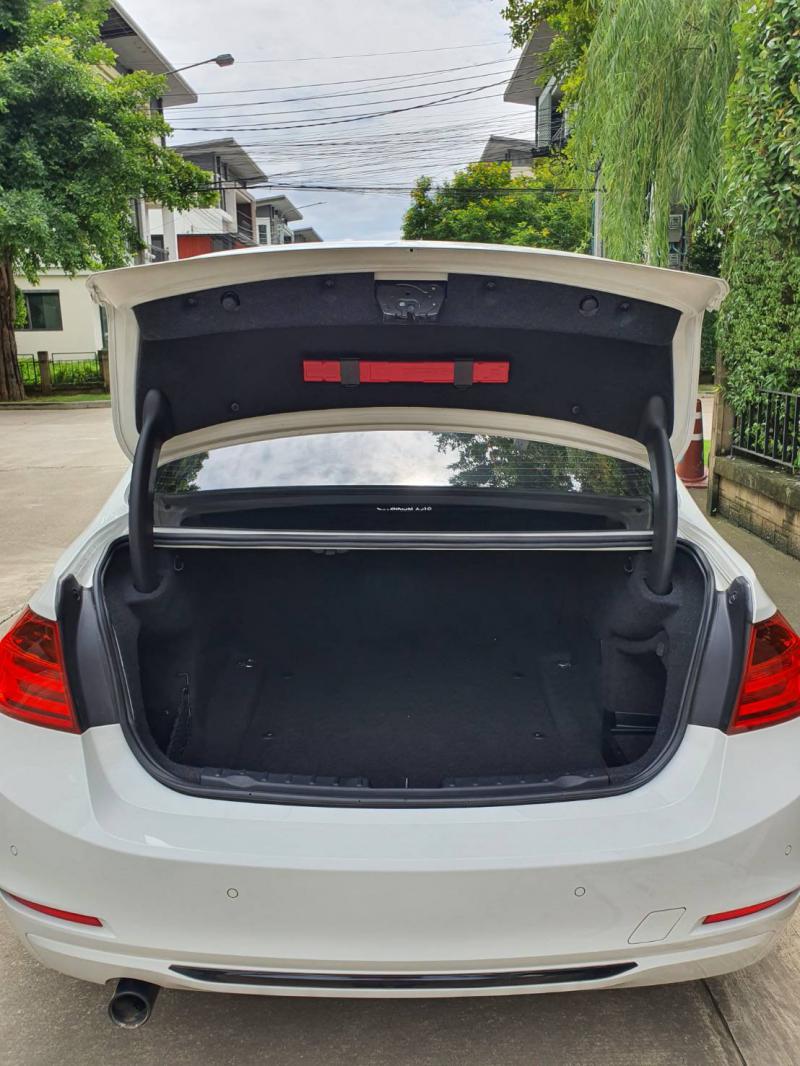 BMW 320i Sport F30 2014