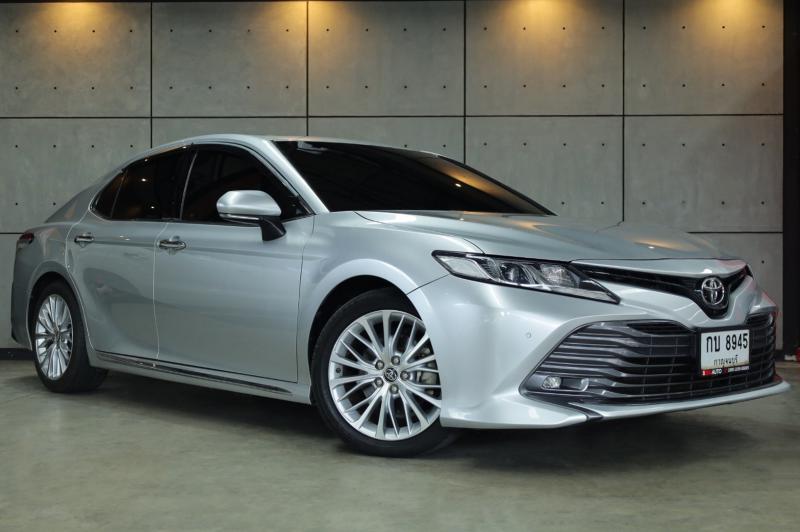 TOYOTA Camry 2019