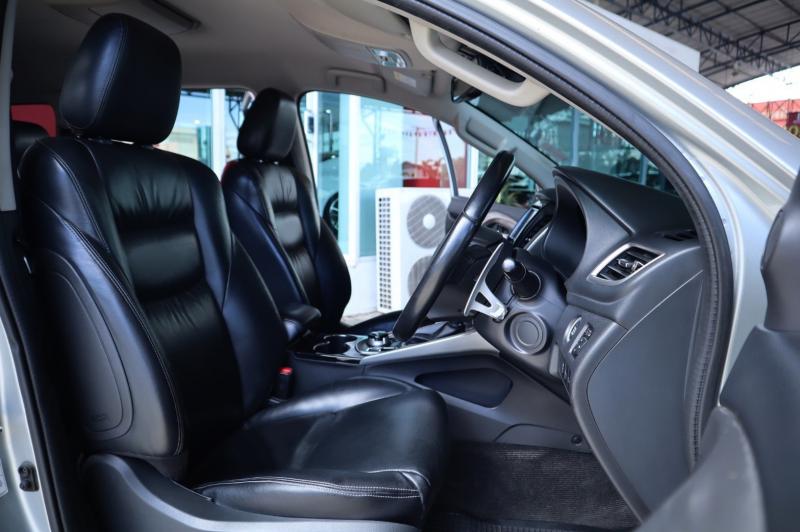 MITSUBISHI Pajero 2016