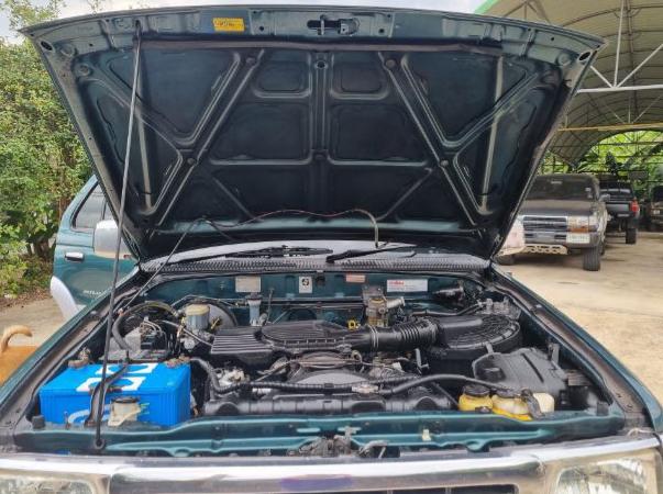 TOYOTA Hilux Sport Rider 2000