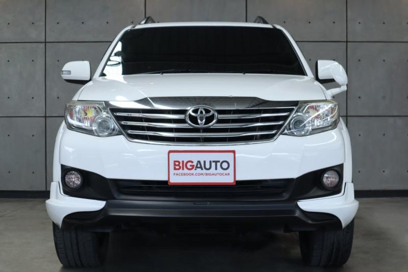 TOYOTA Fortuner 2011
