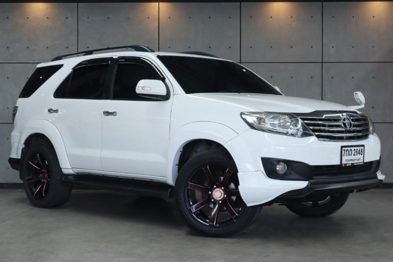 TOYOTA Fortuner 2011
