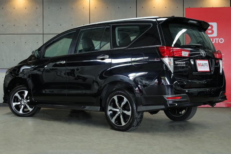 TOYOTA Innova 2021