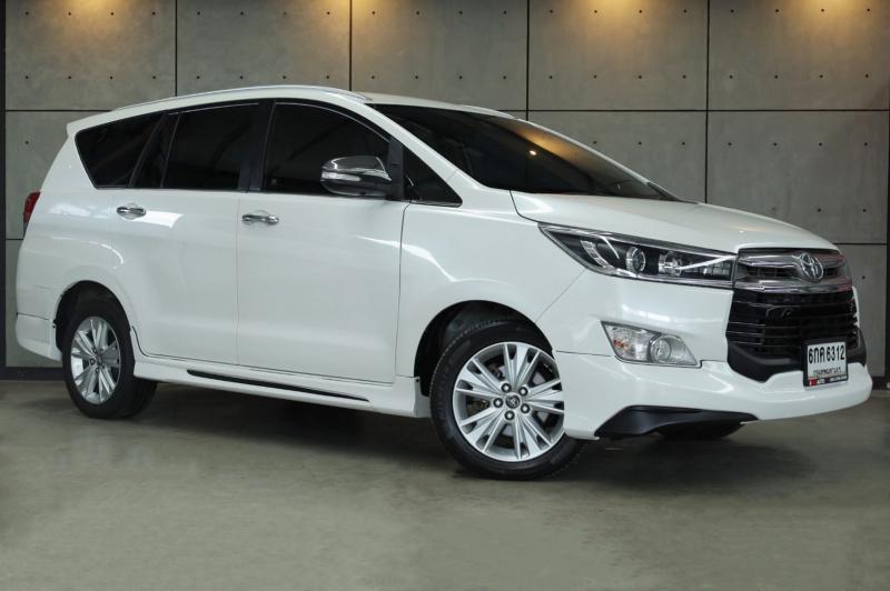 TOYOTA INNOVA 2.8 V 2017