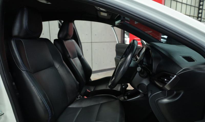 TOYOTA Yaris 2021