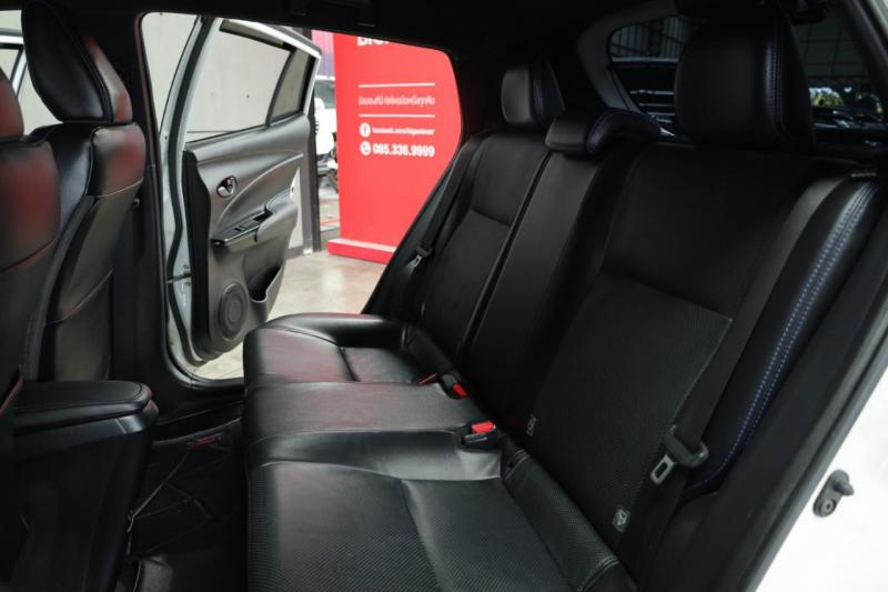 TOYOTA Yaris 2021
