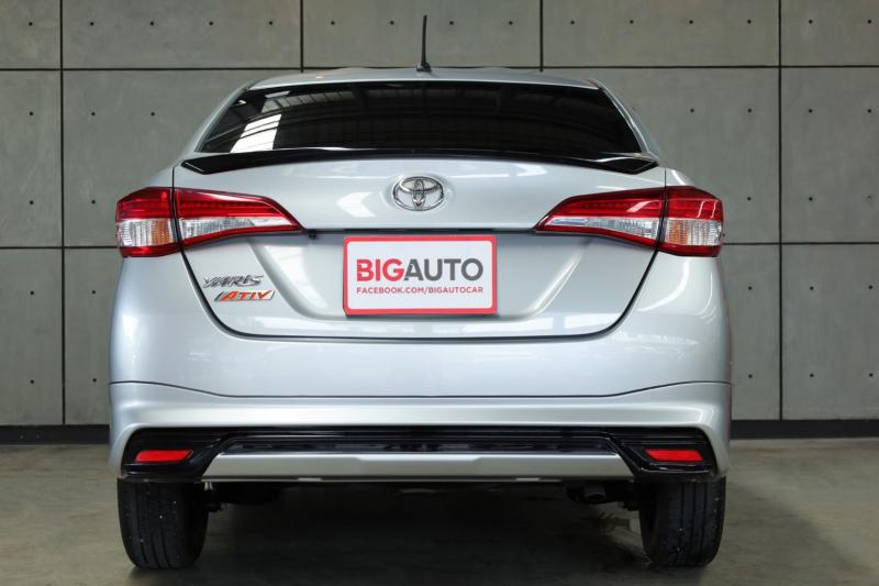 TOYOTA Yaris 2021