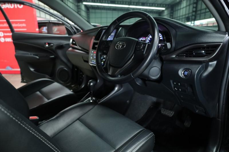 TOYOTA Yaris 2021