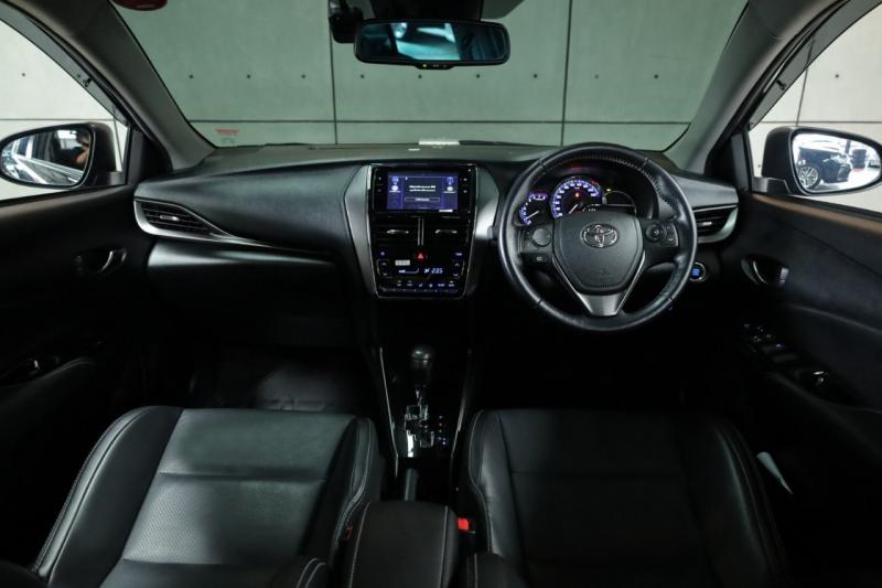 TOYOTA Yaris 2021