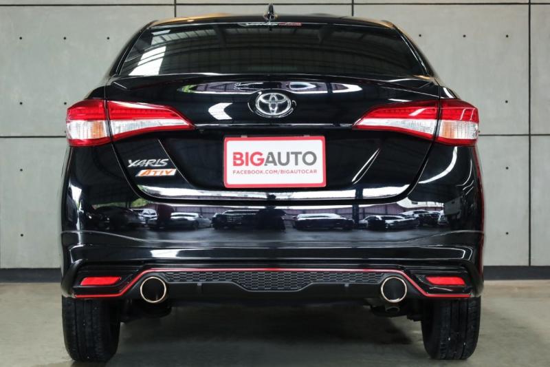 TOYOTA Yaris 2021