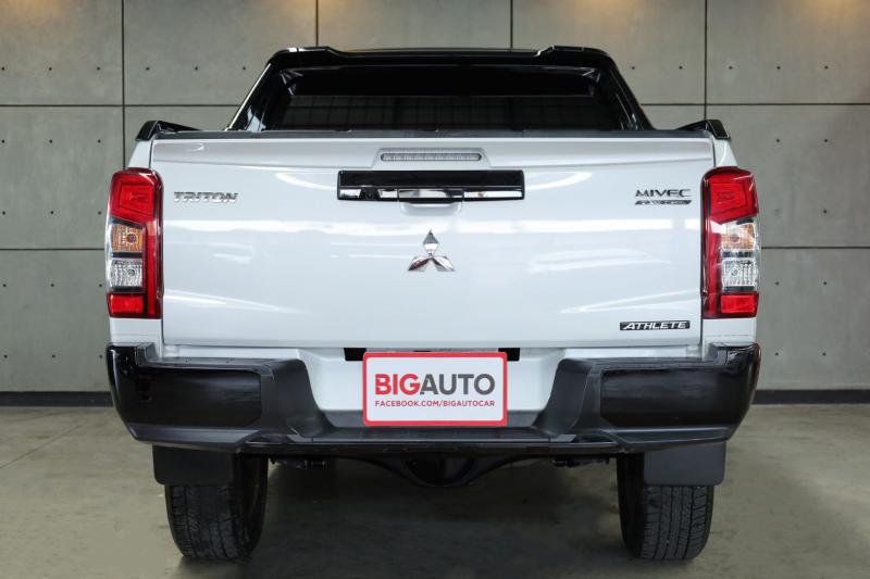 MITSUBISHI Triton 2020