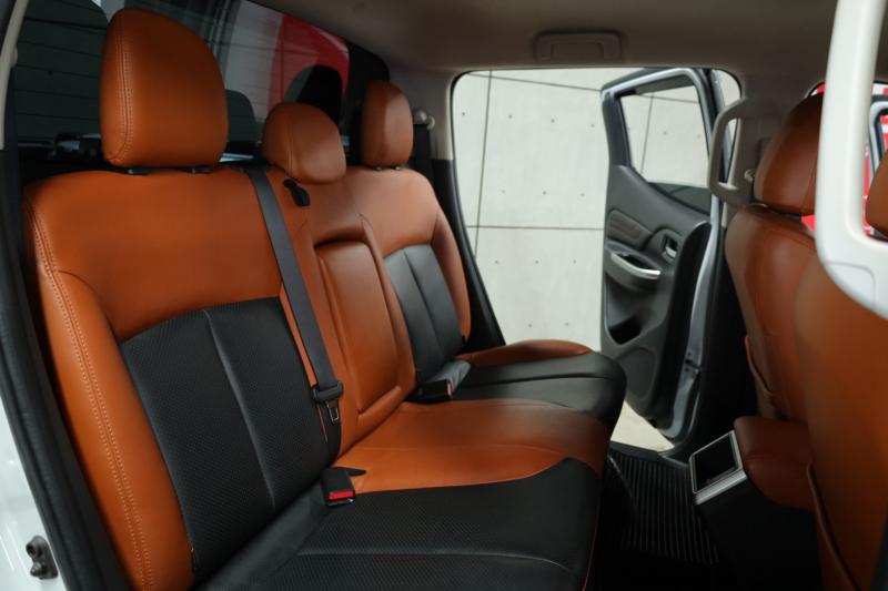 MITSUBISHI Triton 2020