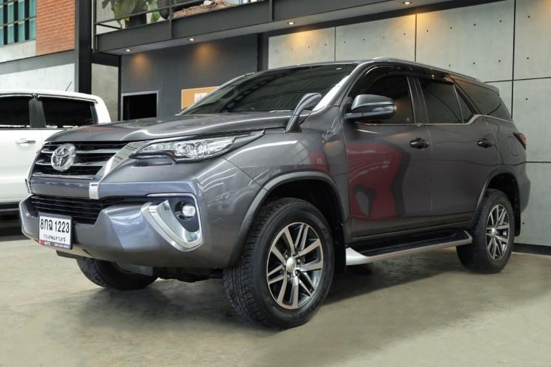 TOYOTA Fortuner​ 2019