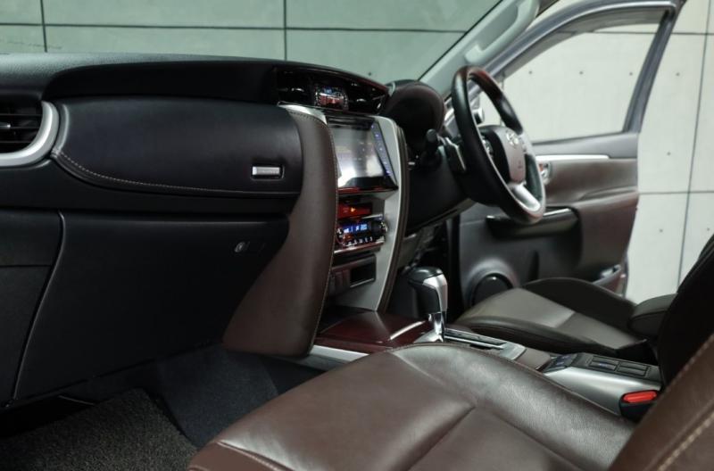 TOYOTA Fortuner 2019