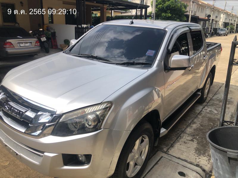 ISUZU Hilander2.5 4ประตู 2012