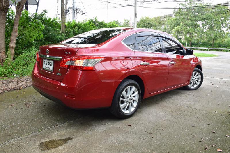 NISSAN 1.8V 2012