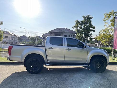 ISUZU Hi-Lander CAB-4 2.5 2012