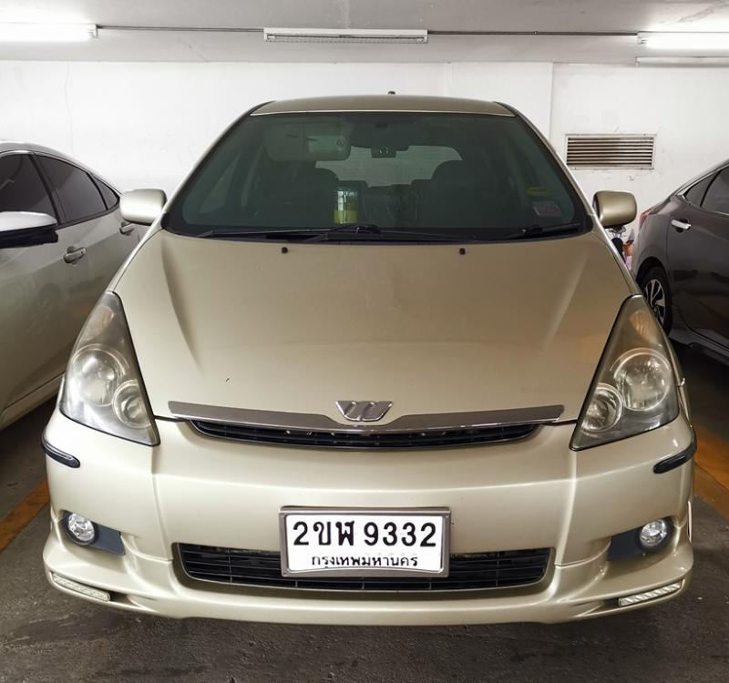 TOYOTA wish 2005