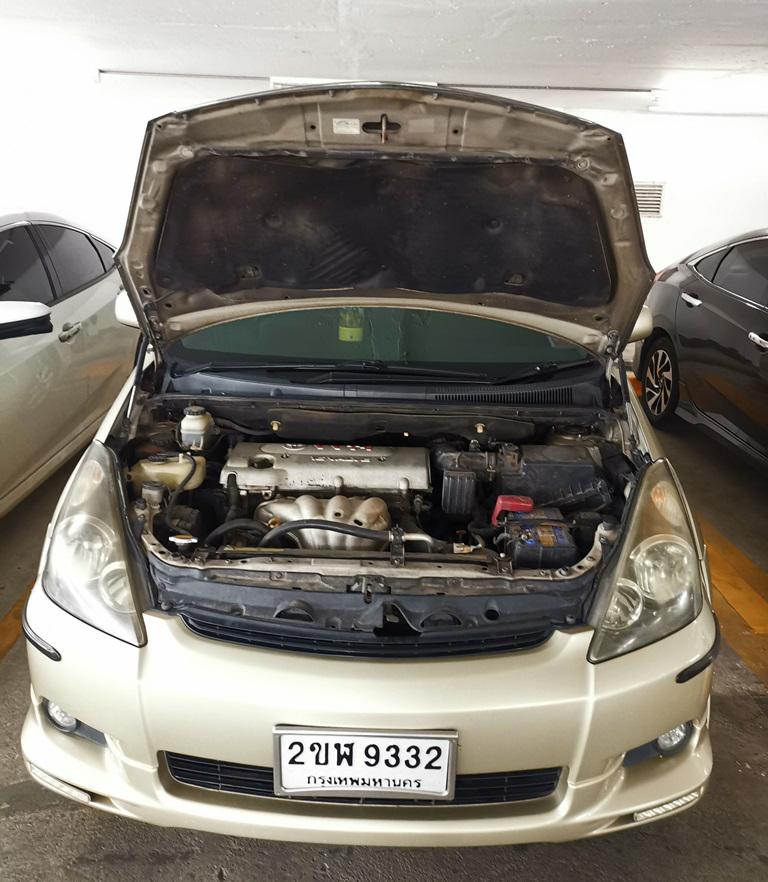 TOYOTA wish 2005