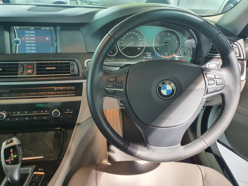 BMW 520i(F10) 2013